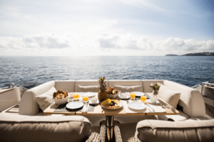 motor-yacht-mieten-mallorca-mit-skipper
